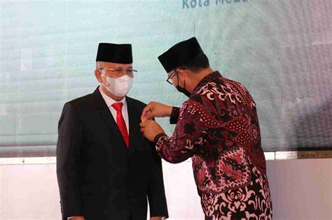 Wakil Wali Kota Lubuklinggau Terima Penghargaan Dharma Karya Kencana