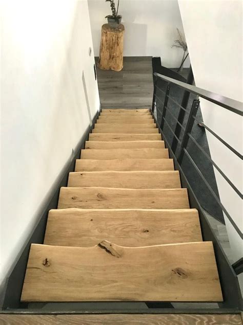 Treppe Aus Eiche Treppenstufen Mit Baumkante Massivholz