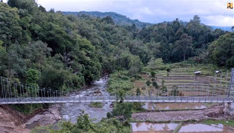 Sepanjang Tahun 2021 Kementerian PUPR RI Bangun 66 Jembatan Gantung