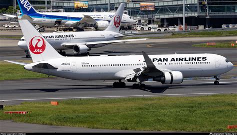 Ja J Japan Airlines Boeing Er Wl Photo By Omgcat Id