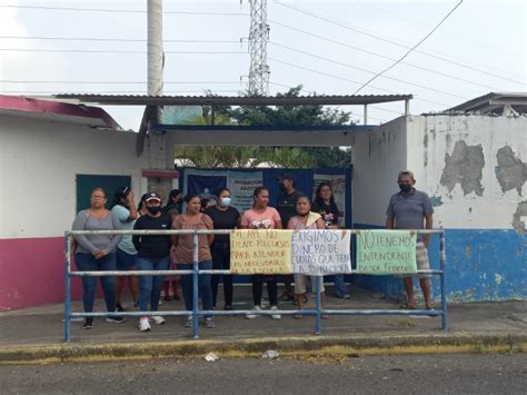 Padres De Familia Toman Jard N De Ni Os Por Malos Manejos