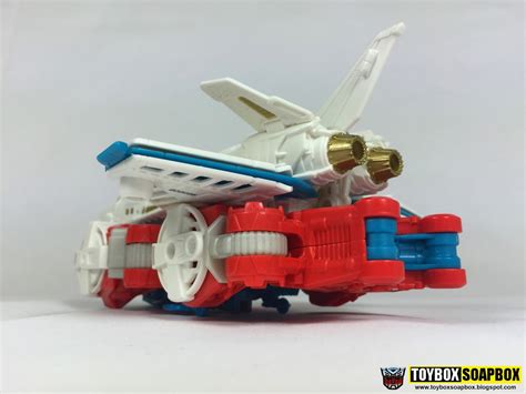 Toybox Soapbox: Combiner Wars Sky Lynx Review