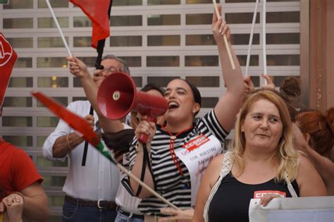 CCOO Sevilla califica de rotundo éxito los paros parciales en la