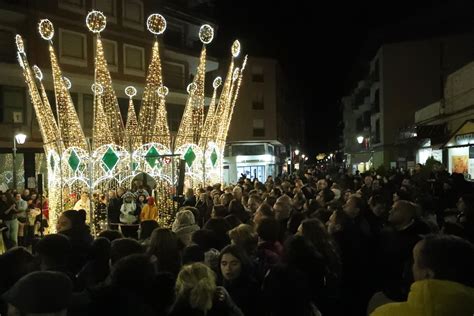 La Iluminaci N Navide A Se Inaugura Con Una Gran Corona D Y Una