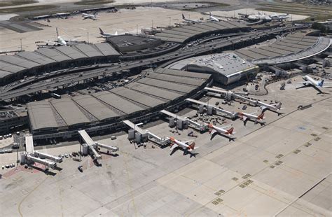 Paris Dans Les Coulisses De L A Roport Roissy Charles De Gaulle