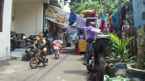 Mengintip Kehidupan Masyarakat Jakarta Di Gang Gang Kecil Dan Sempit