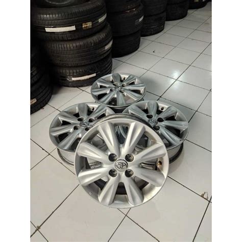 Jual Velg Mobil Bekas Oem Yaris Ring Pcd X Lebar Et