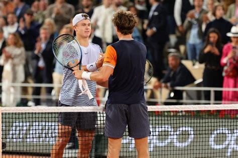 Holger Rune sorti en quarts à Roland Garros Casper Ruud est