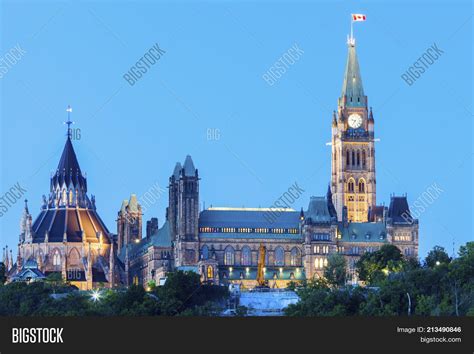 Parliament Hill Ottawa Image & Photo (Free Trial) | Bigstock