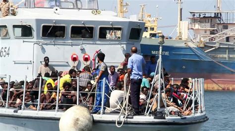 Libyan Coastguards Rescue African Migrants Vidéo Dailymotion