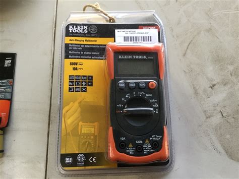 Auto Ranging Multimeter Klein Tools Mm200 Appears New