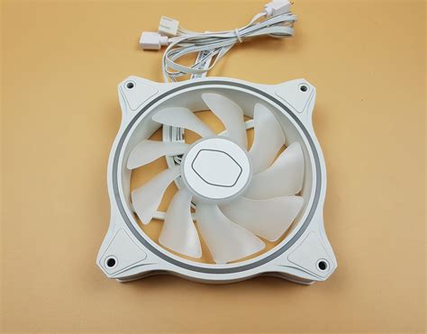 Cooler Master MF120 HALO RGB White Edition Fan Review