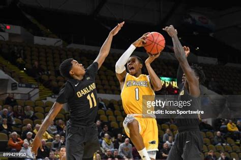 Milwaukee Panthers G Jeremiah Bell Photos And Premium High Res Pictures