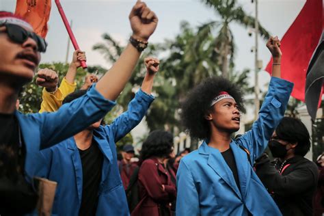 Foto Unjuk Rasa Mahasiswa Tolak Rkuhp Di Depan Gedung Dpr Foto