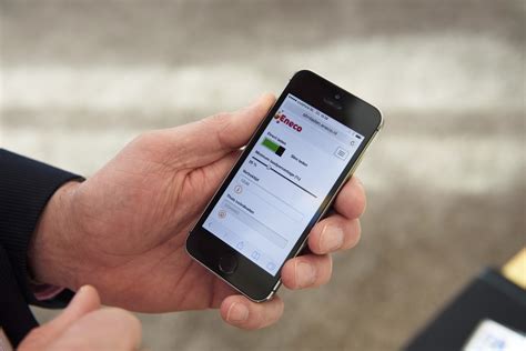 Energy app generates money for electric car driver