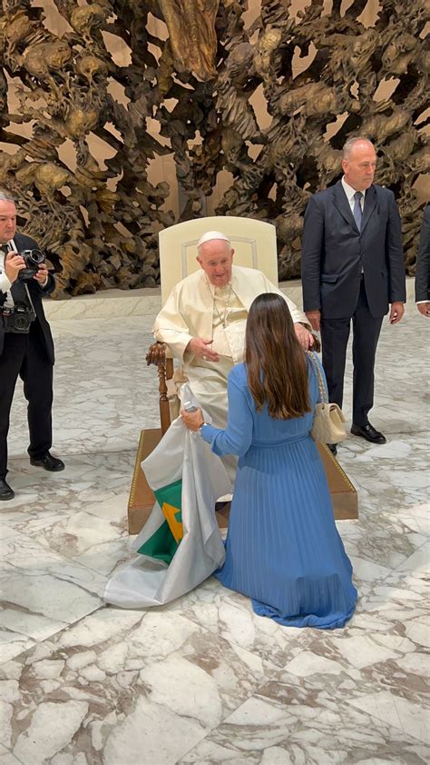 Primeira Dama Mayara Noronha Se Encontra O Papa Francisco No