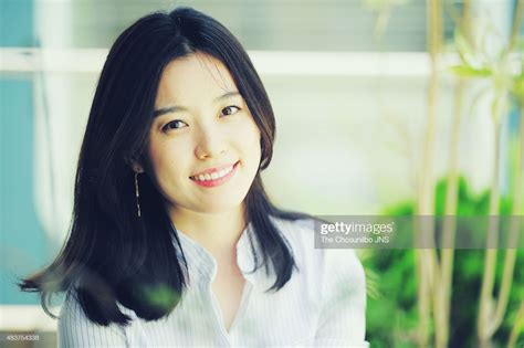 ニュース写真 Han Hyo Ju Poses For Photographs On August 10 写真 ハン・ヒ