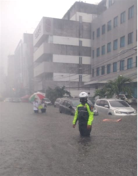 Sudin Sda Beberkan Penyebab Banjir Di Ring Mabes Polri Jalan Trunojoyo