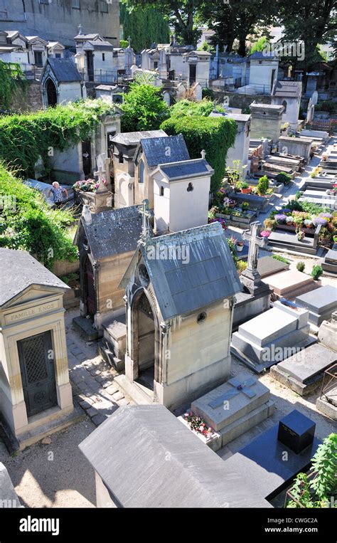 Friedhof Montmartre Paris Frankreich Fotos Und Bildmaterial In Hoher