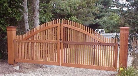 Wooden Driveway Gate Custom Made Out Of Western Red Cedar New England