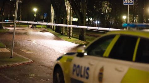 En Person Anhållen Efter Bilskjutning Svt Nyheter