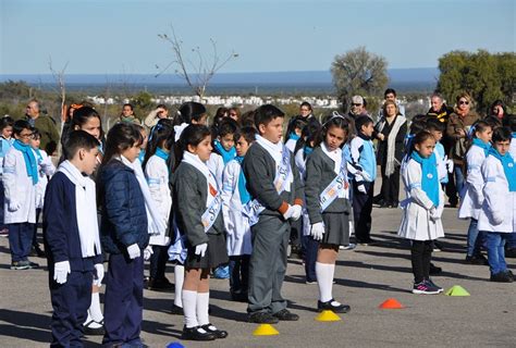 M S De Estudiantes De La Punta Prometieron Lealtad A La Bandera