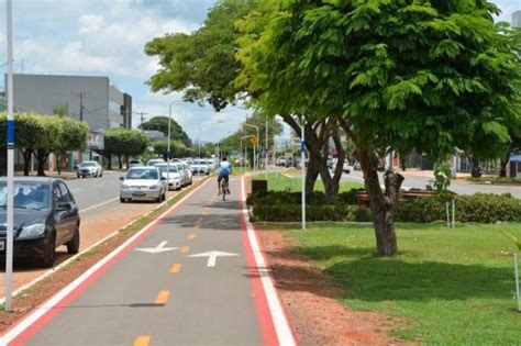 Zé da Pantanal indica instalação de placas motivacionais nas praças e