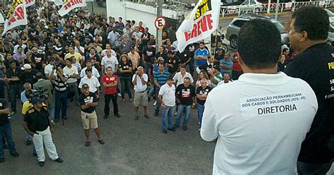 G No Recife Policiais Civis Em Greve Encerram Passeata