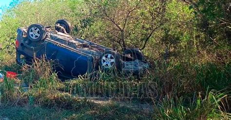 Hoy Tamaulipas Accidente En Tamaulipas Vuelca Camioneta En La