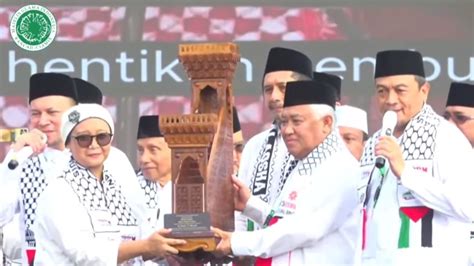 Hadiri Aksi Bela Palestina Menlu Retno Terima Replika Mimbar Masjidil