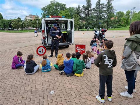 Scandiano Bambini Al Parco Della Resistenza Con La Polizia Locale