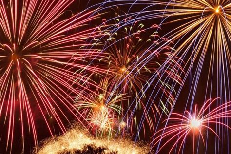 G Ldar Festejar Las Fiestas De Santiago Con Fuegos Artificiales