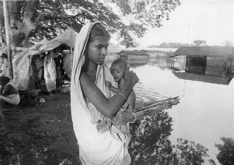 Pakistan Civil War Refugees 1971 Mother Editorial Stock Photo - Stock ...