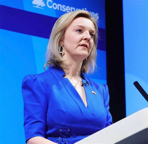 Liz Truss Se Torna Primeira Ministra No Reino Unido