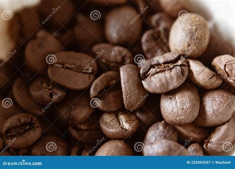 Dark Roasted Arabica Coffee Beans Stock Image Image Of Brew Flavor