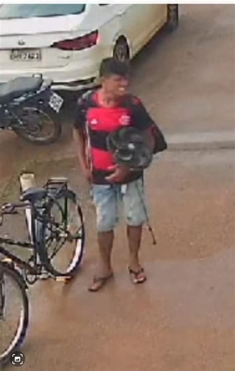 VÍDEO Criminoso arromba cadeado e furta bicicleta de mulher na frente