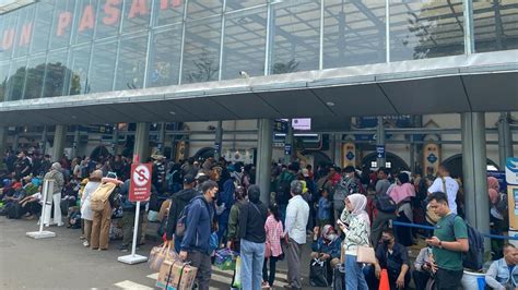 47 Ribu Pemudik Lebaran 2024 Berangkat Dari Jakarta Suasana Stasiun