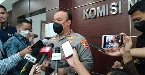 Polisi Botol Botol Miras Yang Ditemukan Di Kanjuruhan Dites Laboratorium