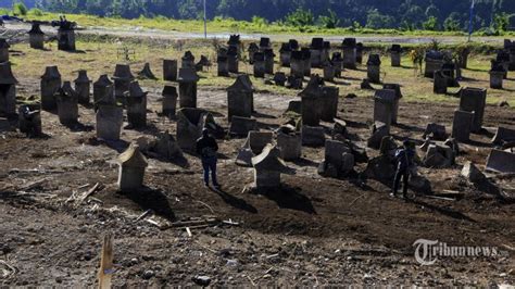 Mengenal Waruga Kuburan Orang Minahasa Kuno Di Desa Sawangan