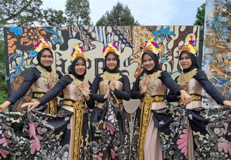 Usung Tema Budaya Nusantara Smp Dan Smas Unggulan Ar Rahman Sukabumi