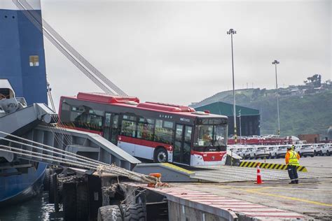 El sistema RED suma casi mil nuevos buses eléctricos en Santiago