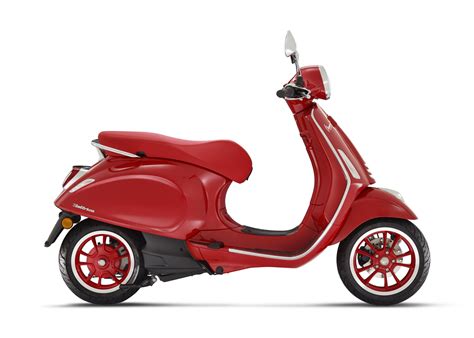 Vespa Elettrica RED Kolaborasi Ketiga Piaggio Dan RED Di EICMA 2021