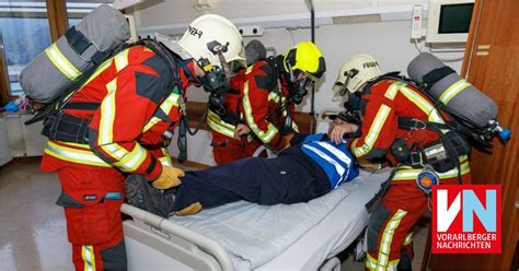 Feuerwehr Großübung im LKH Bludenz Vorarlberger Nachrichten VN at