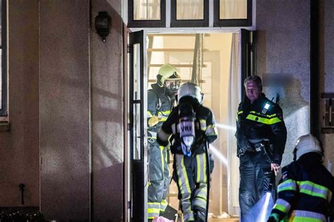 Woning Vol Rook Na Schoorsteenbrand