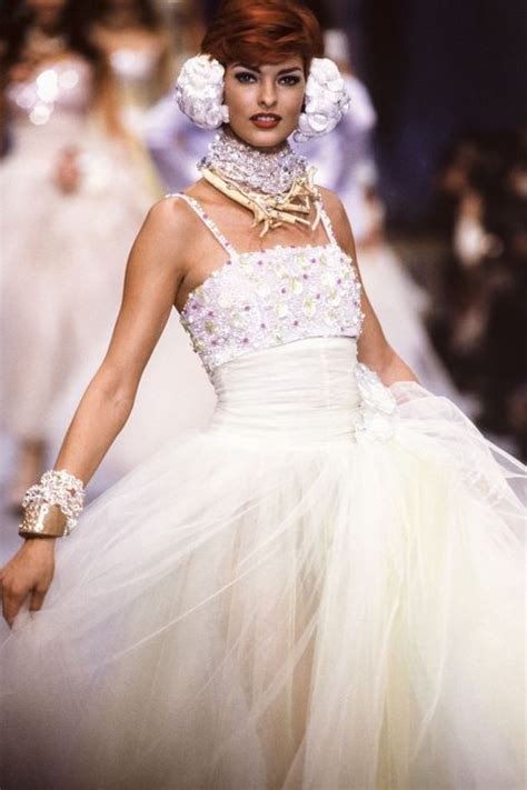 Karl Lagerfeld S Greatest Chanel Runway Moments Sfilata Di Moda