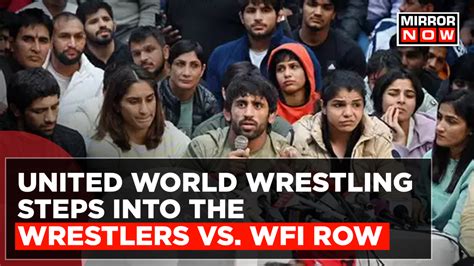 Farmer Leader Naresh Tikait Stops Wrestlers From Immersing Medals Into