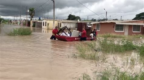 Evacuan Familias En Machala Por Zona Inundada Youtube