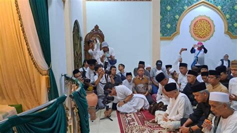 Datang Ke Ponpes Al Falak Pagentongan Ganjar Pranowo Diserbu Santri