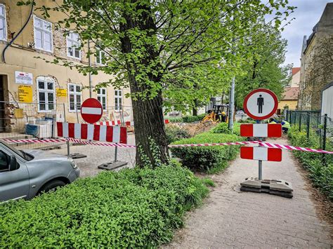 Zamknięta kolejna ulica w Lesznie Na brukowanym odcinku Lipowej