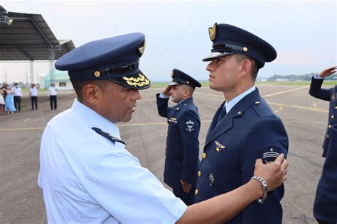 Suboficiales De Su Fuerza Aérea Fueron Ascendidos En Imponente